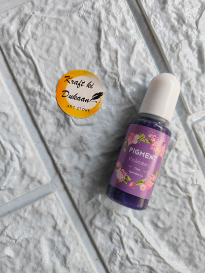 High-quality resin pigment in violet shade, perfect for crafting and art projects