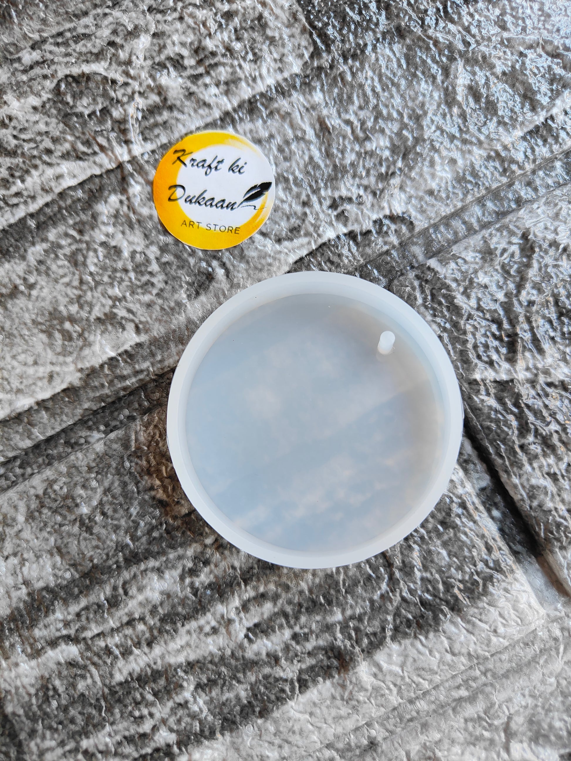 2 inch round keychain mould from Kraft ki Dukaan, perfect for DIY crafting projects