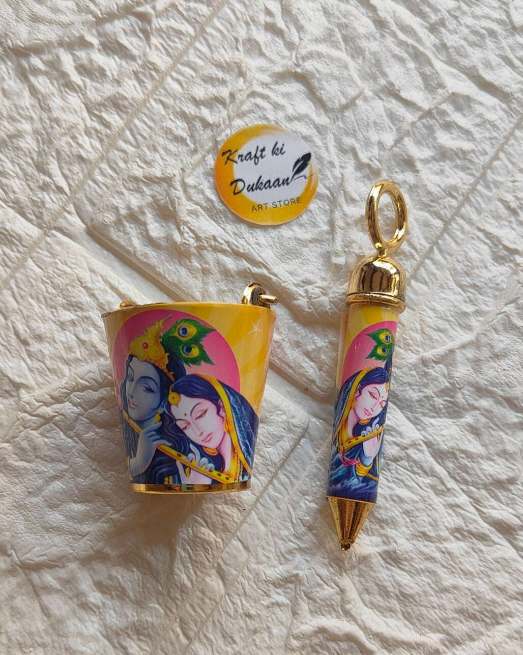 knraft-ki-dukaan-design-bucket-with-pichkari-set-yellow-gold-peacock