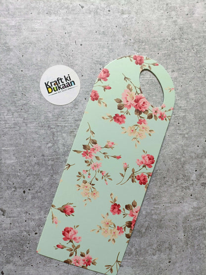 Small floral card holder, mint green with pink rose flowers and round handle hole
