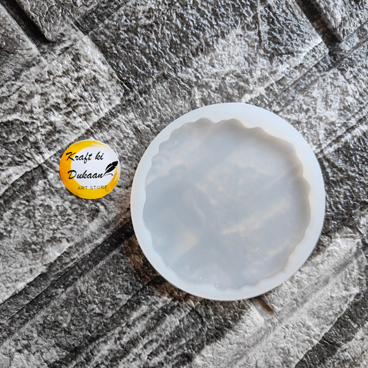 3 inch agate resin mould by Kraft ki Dukaan with a wavy edge design for creative projects