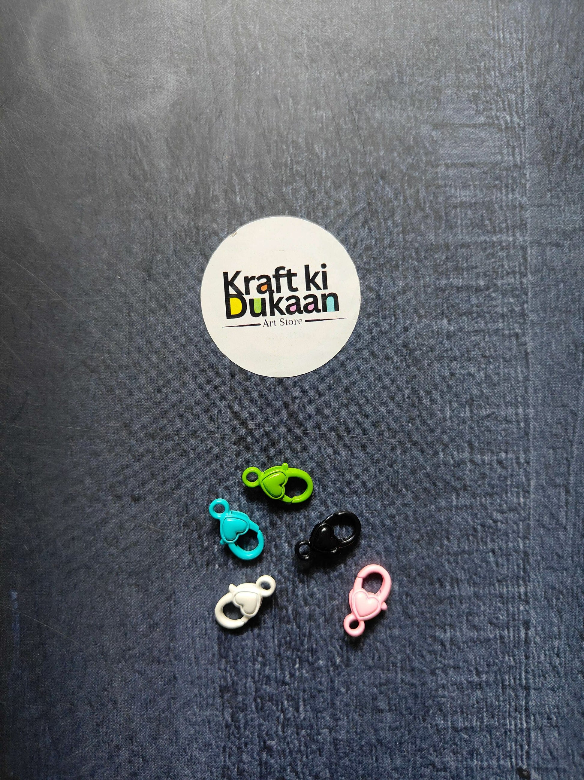 Heart lobster hooks (pack of 5): green, blue, black, cream, pink heart clasps