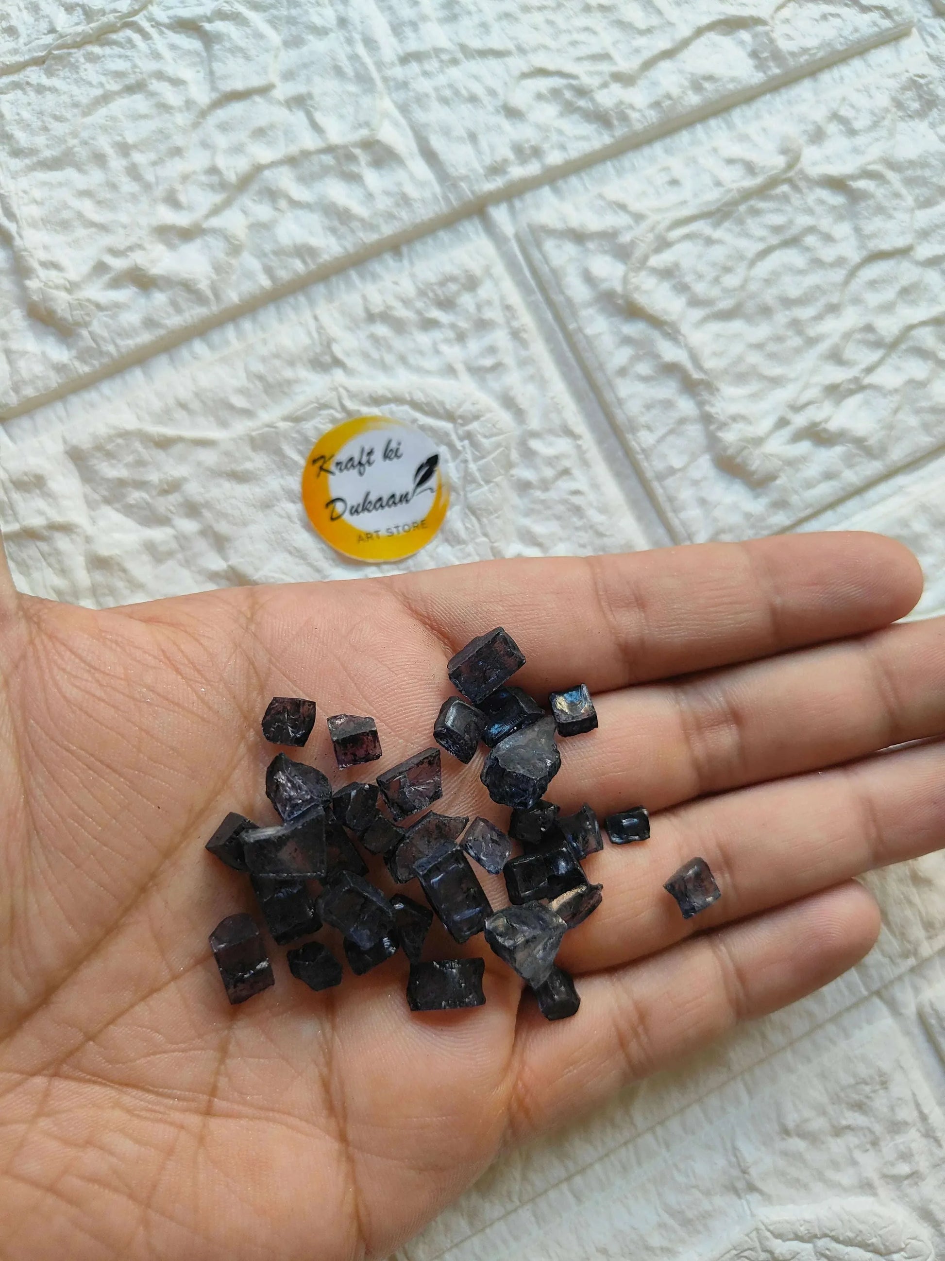 kraft-ki-dukaan-crystal-stones-for-resin-art-black-small-pieces