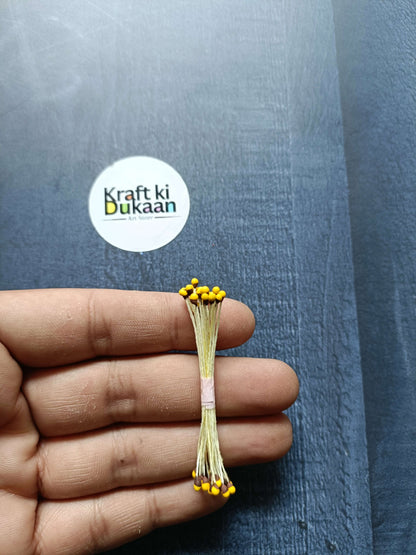 Artificial pollens bunch with yellow buds on light green stems, 6CM