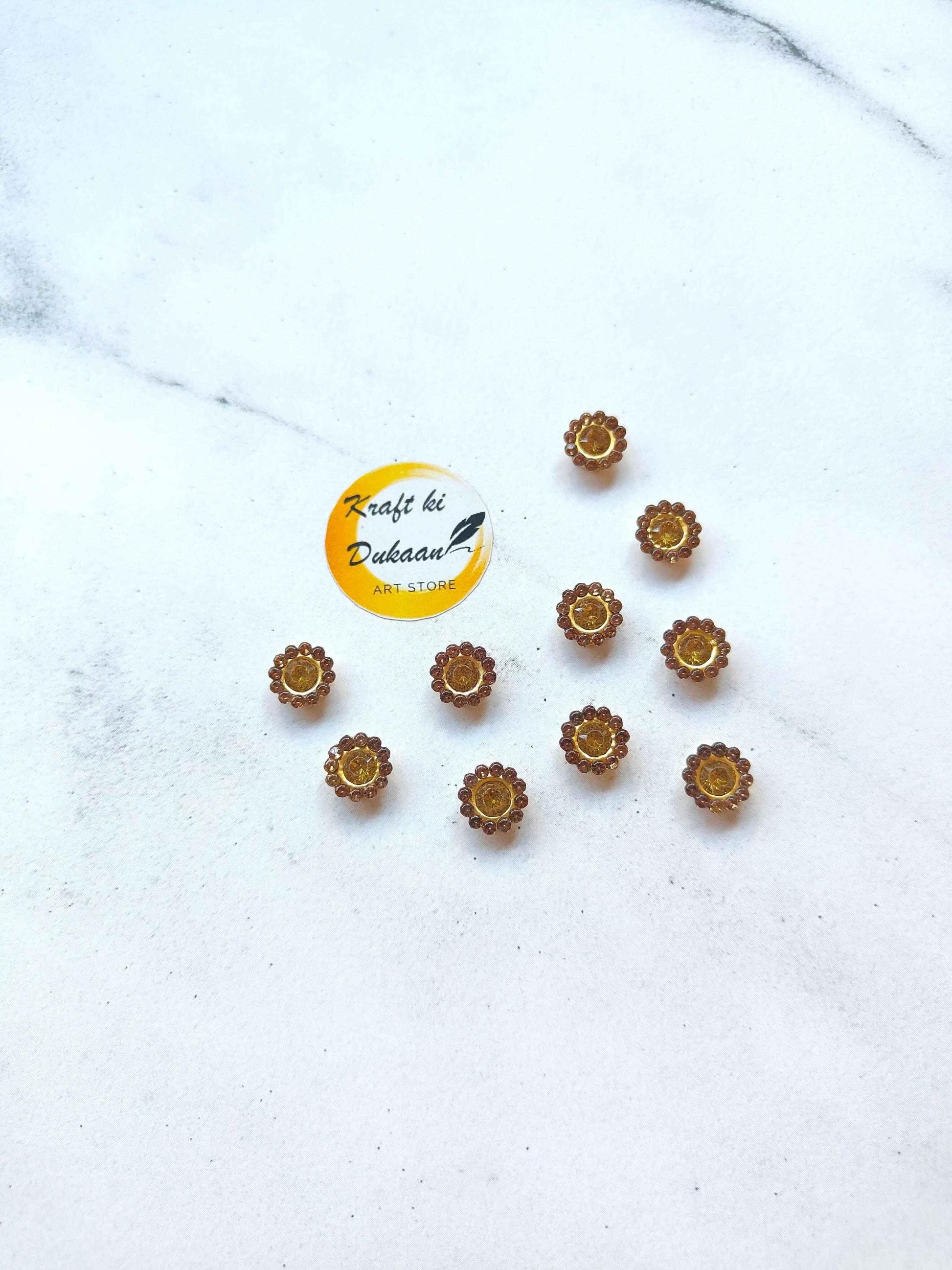 Floral sew-on button in gold with Kundan stones and bead border