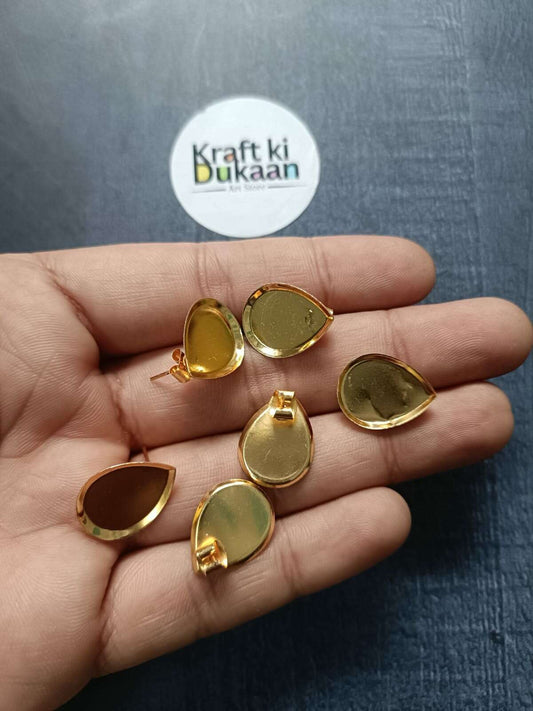 Golden earring base with oval and round settings, gold-tone back posts