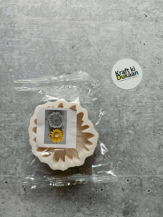 Candle Flower Mould with daisy flower detail in square insert