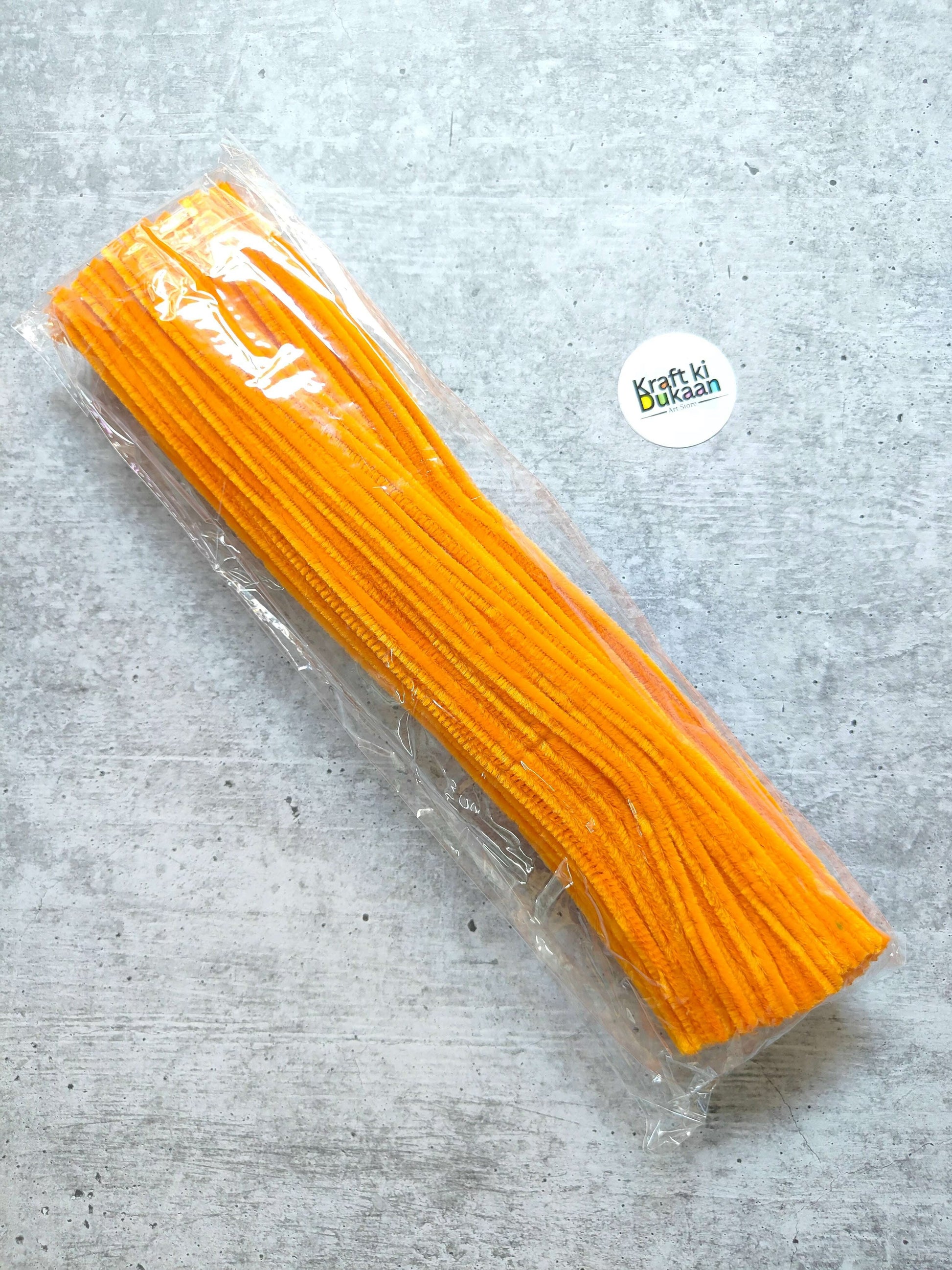 Pipe Cleaner Orange, plain pack of 100—bundled pipe cleaners in plastic