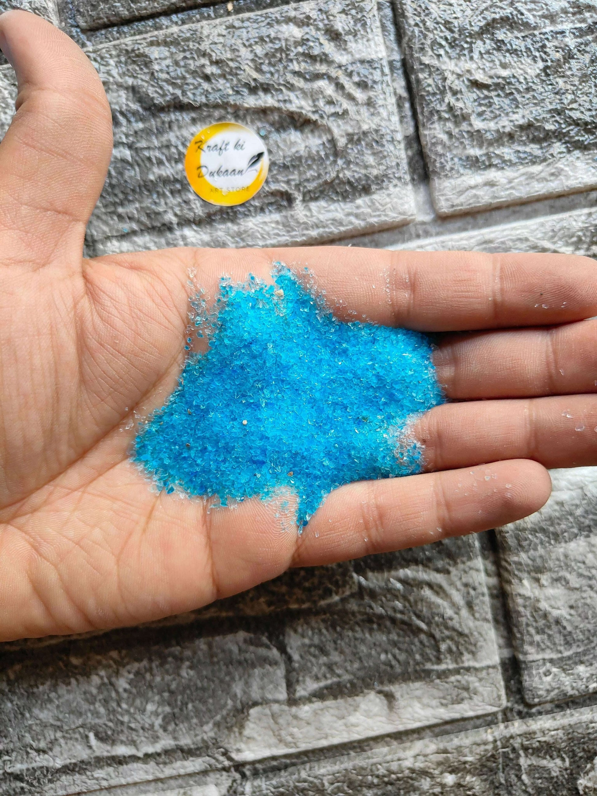 kraft-ki-dukaan-silica-gel-blue-powder-hand-holding