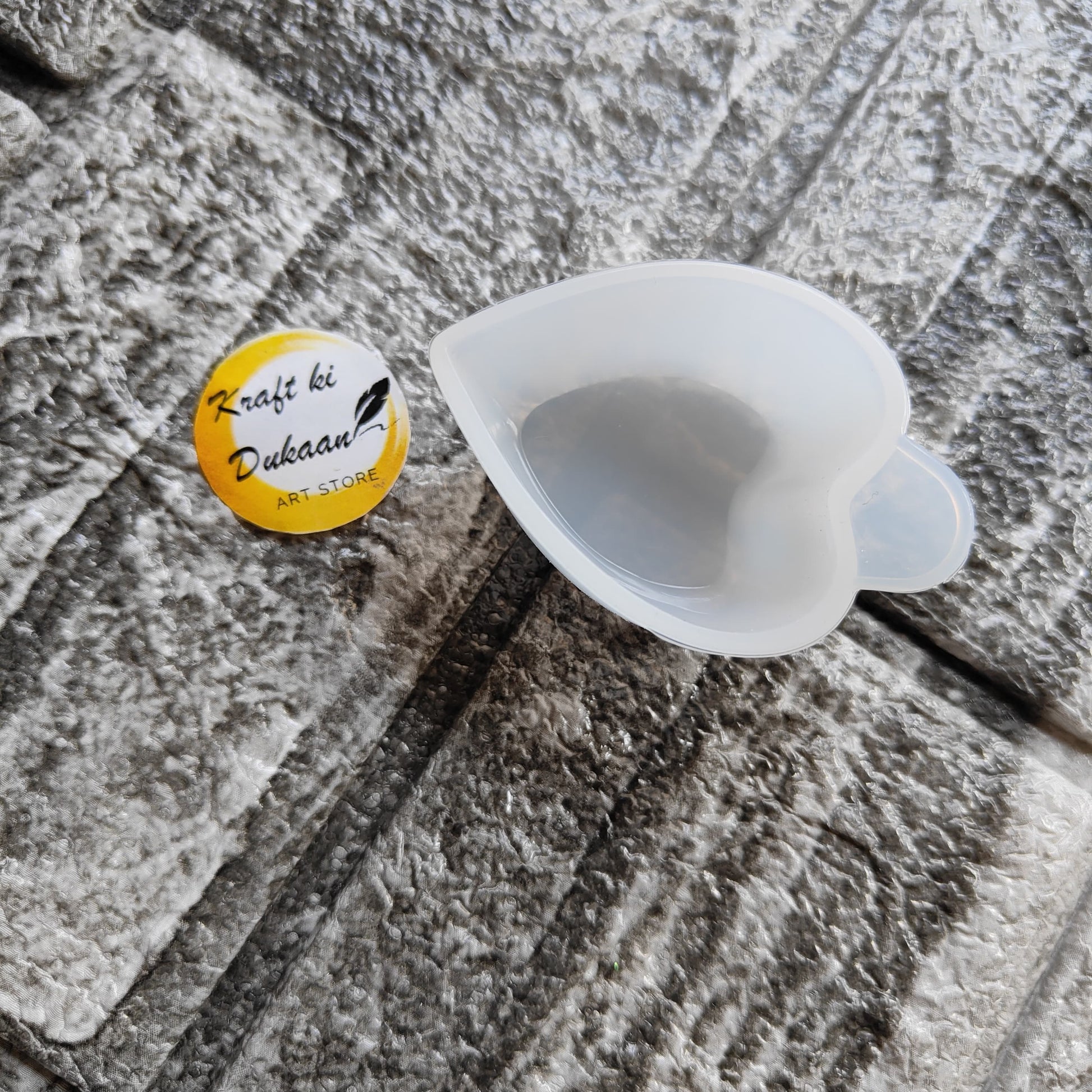 Kraft ki Dukaan small mixing cup for art made of flexible silicone for precise pouring