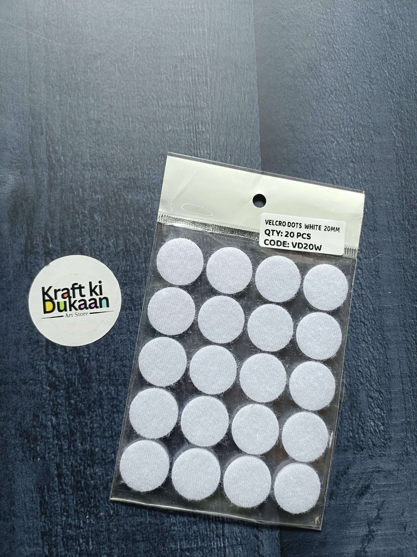 White velcro dots (20mm), round hook-and-loop adhesive pads, 20-piece pack