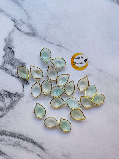 krafthikdukkaan-petal-beads-for-resin-art-light-green-gold-edged