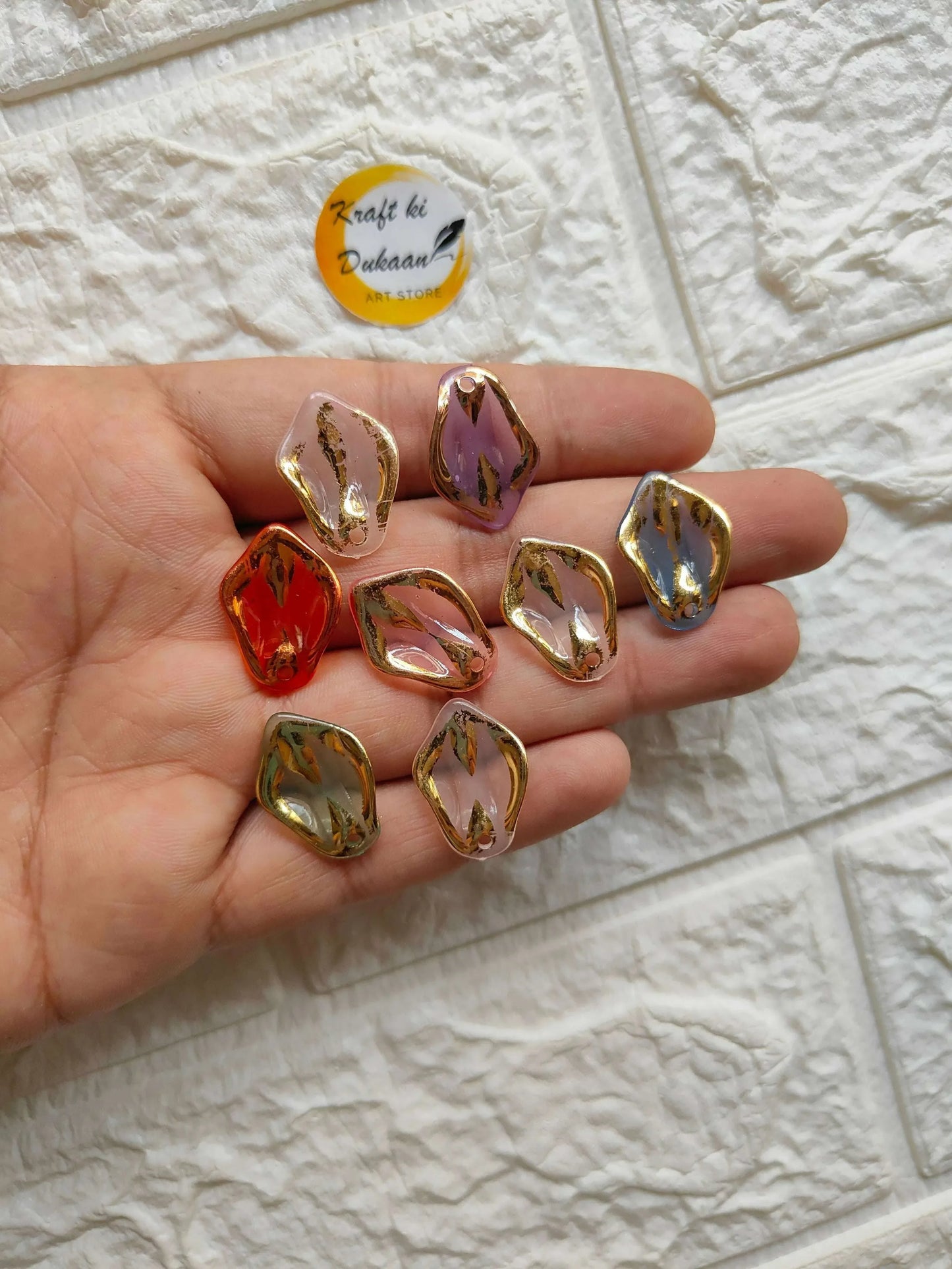 leaf-beads-for-resin-art-gold-trimmed-mixed-colors-handheld