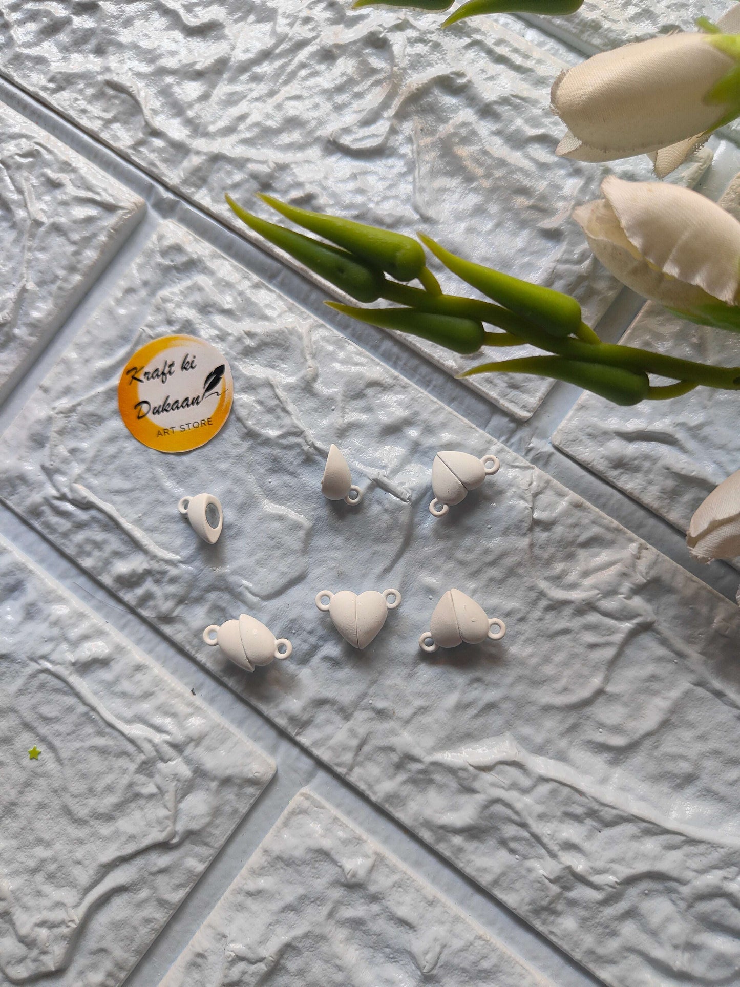 magnetic-heart-charms-set-white-silicone-pieces