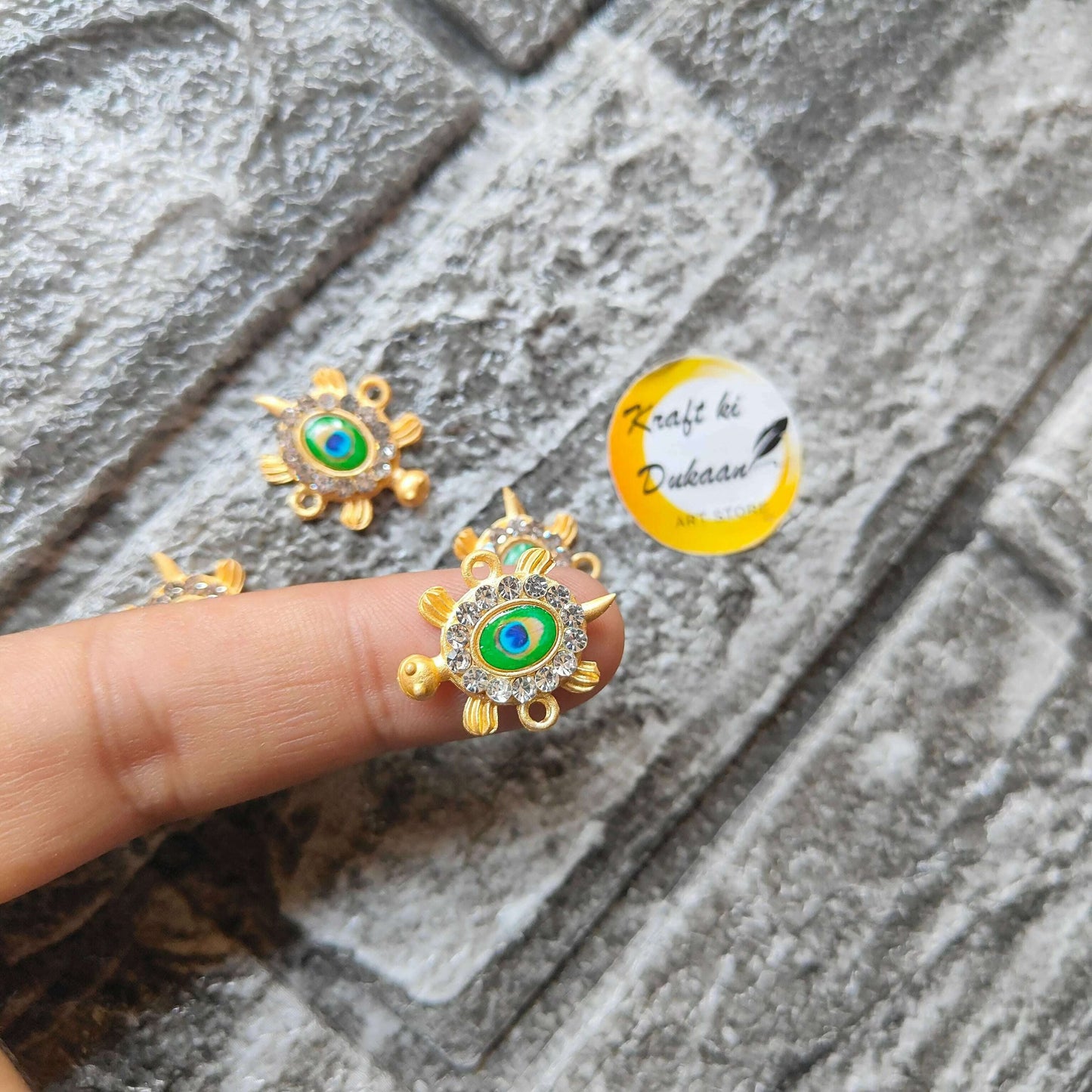 metal-charms-for-jewelry-making-golden-eye-shape-1