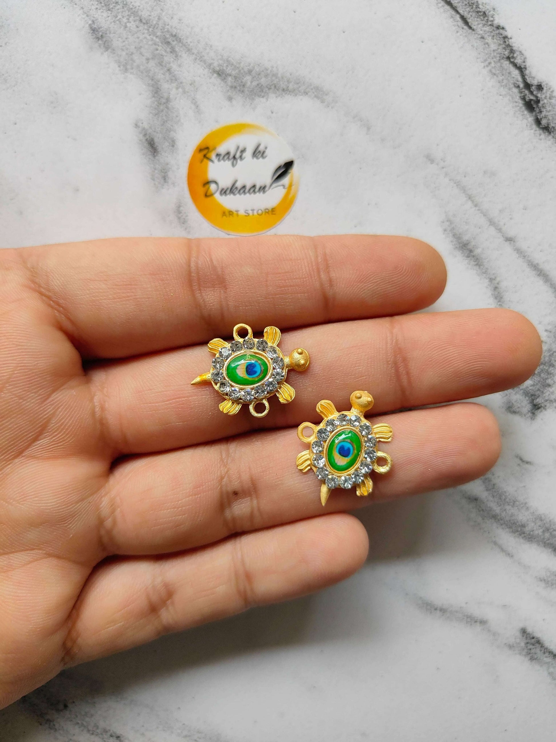 metal-charms-for-jewelry-making-golden-eye-shape-hand-held-2