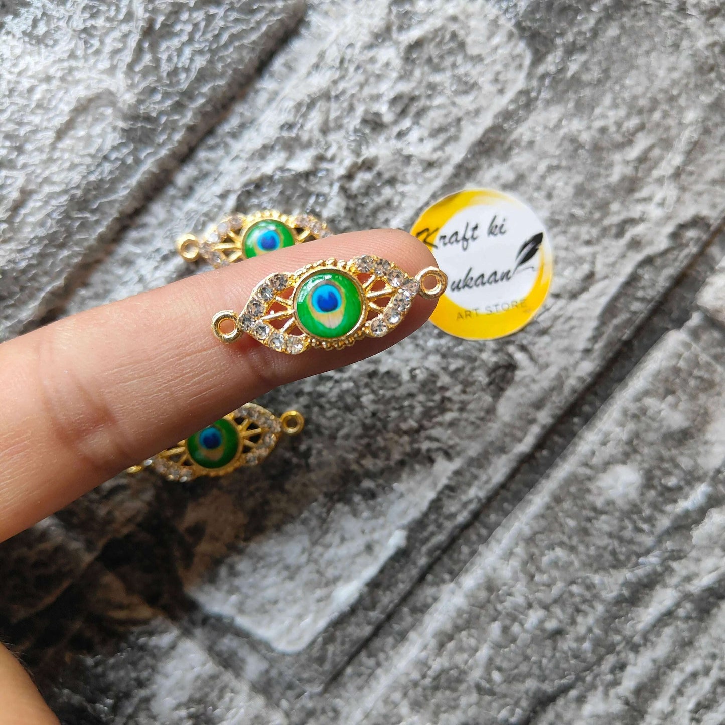 metal-charms-pendant-set-golden-eye-shaped-1