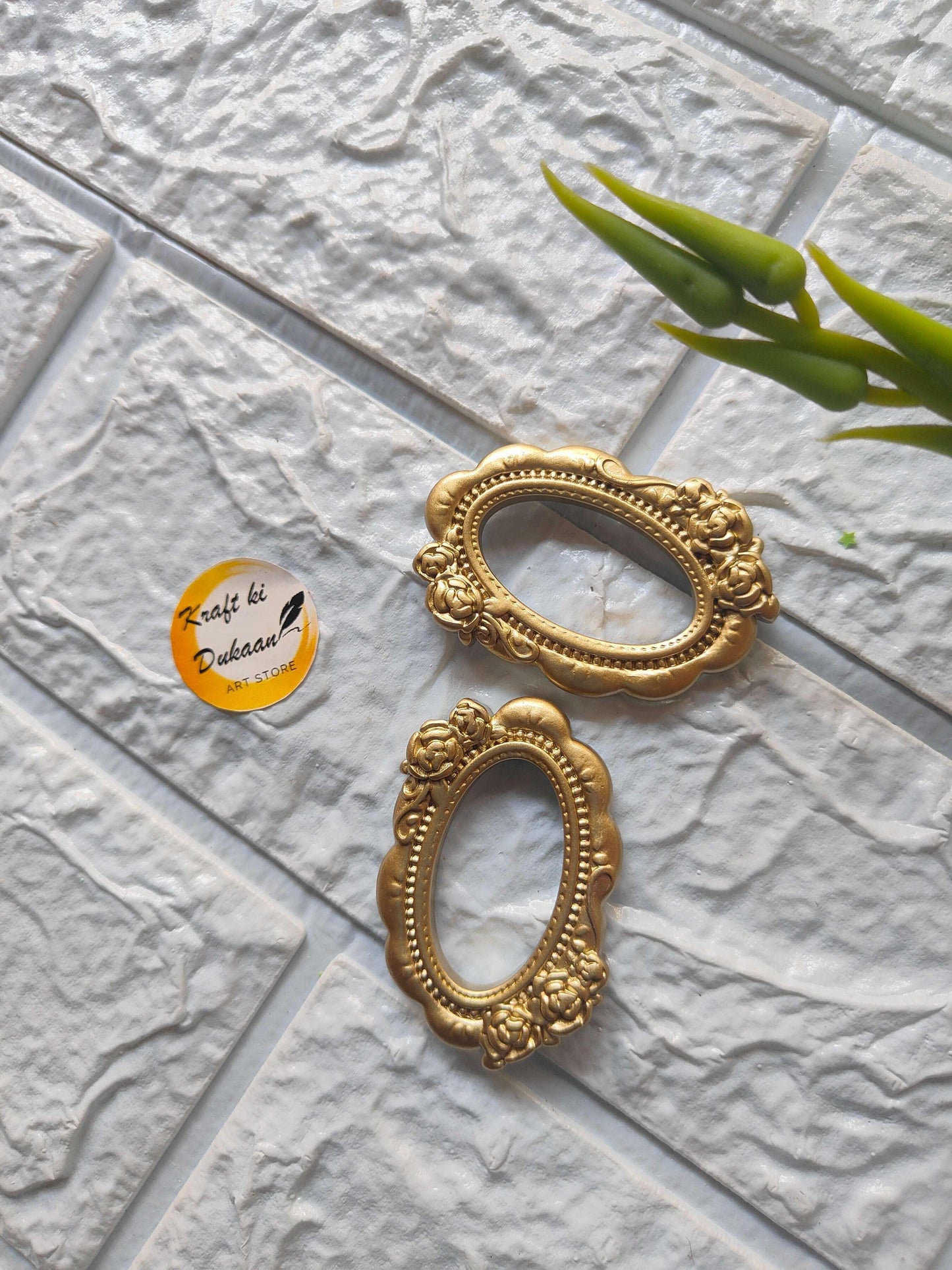 Mini Oval-Rahmen-Set, goldfarben, verzierte Kanten mit Reliefblumen