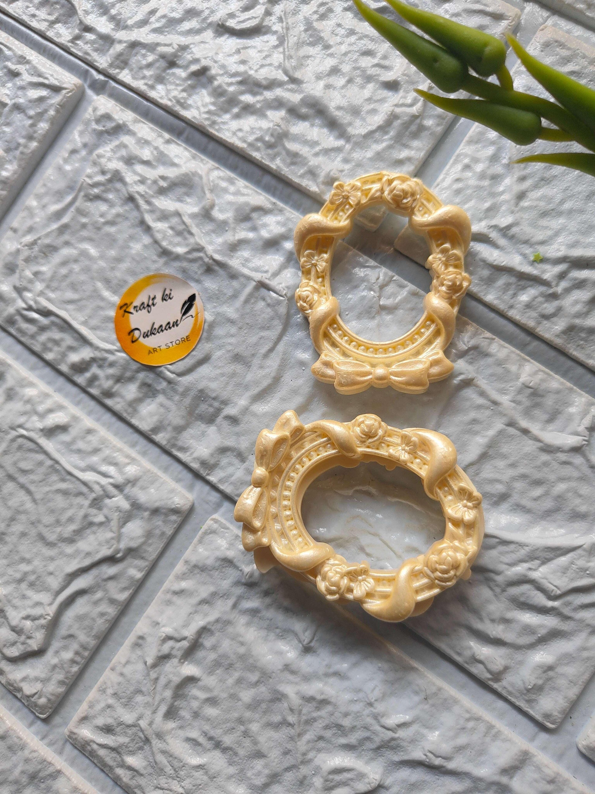Gold oval mini photo frame set, ornate beaded border, 3-piece