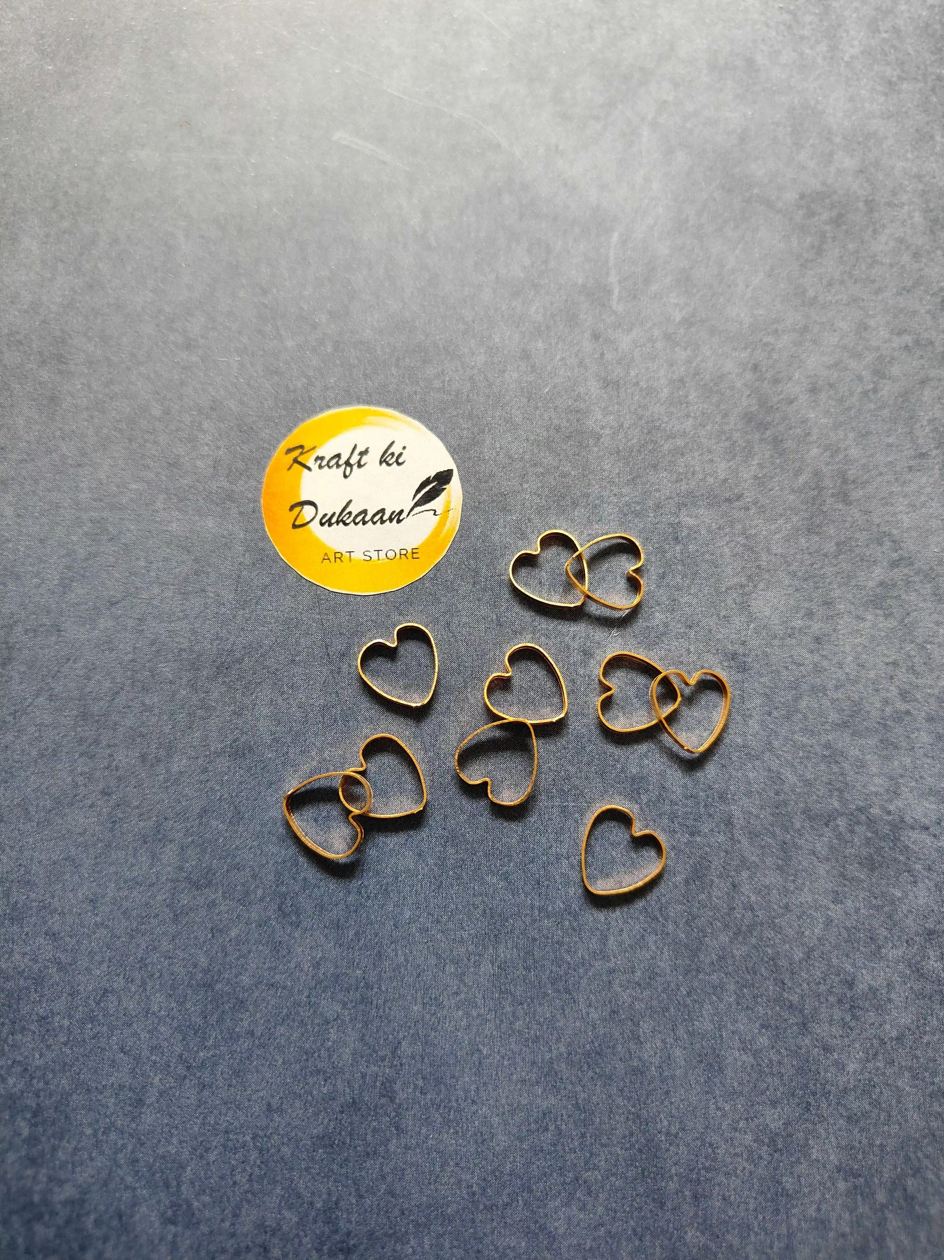 Heart-shaped bezel set (10 pcs), small gold-tone heart frames