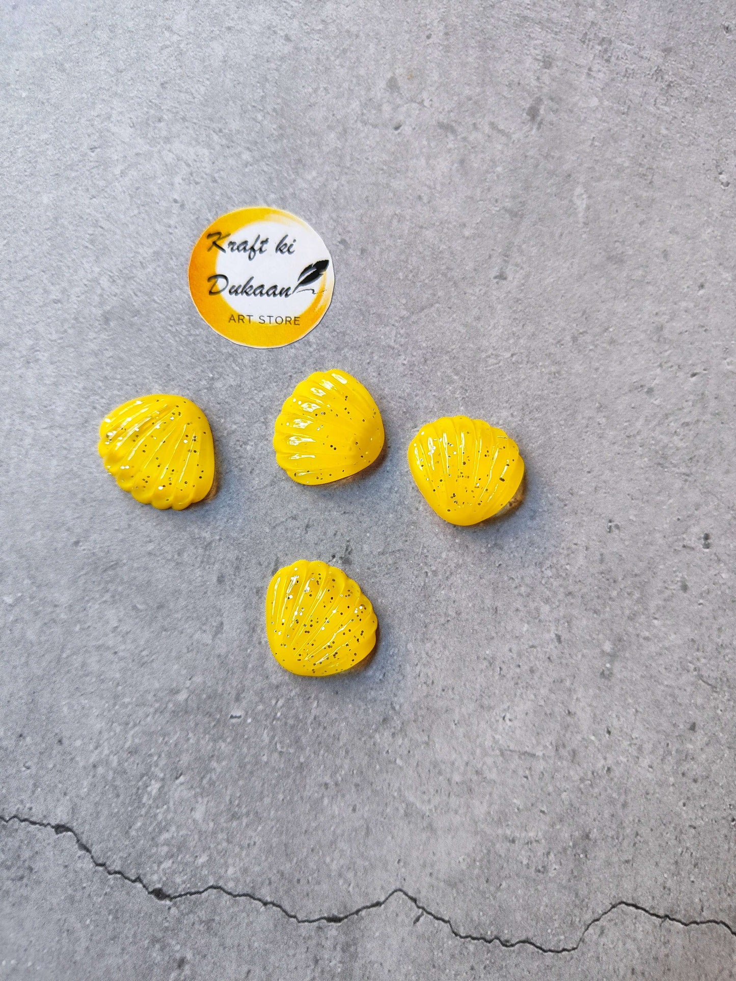 miniature-resin-model-yellow-seashells-set