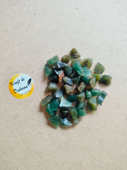 natural-green-jade-stones-for-crafts-scattered-with-label