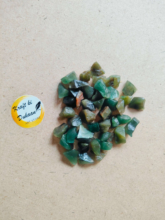 natural-green-jade-stones-for-crafts-scattered-with-label
