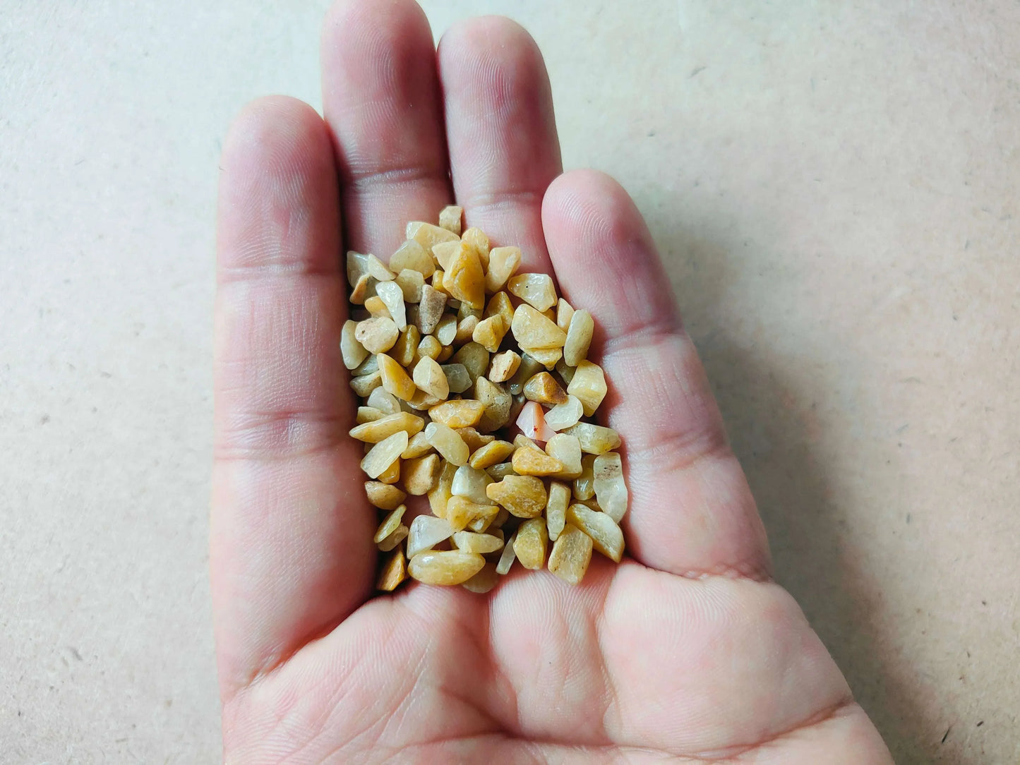 natural-yellow-aventurine-stones-fine-chips-handful