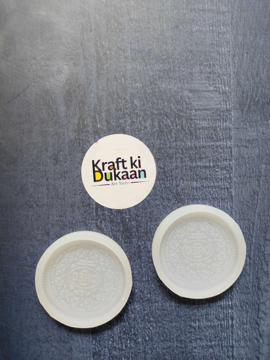 4.6cm Oreo biscuit mould set—round silicone tray with Oreo pattern, top view.