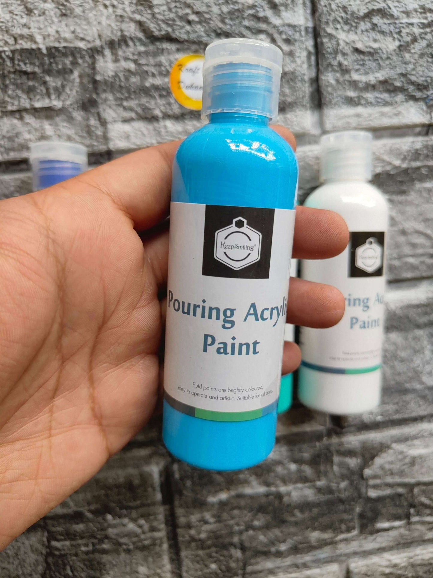 painting-aquarelle-acrylic-paint-bottle-pack-light-blue