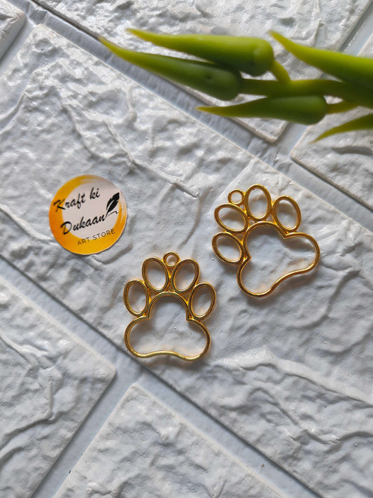 paw-bezel-pendant-set-gold-colored-open-paw-shape