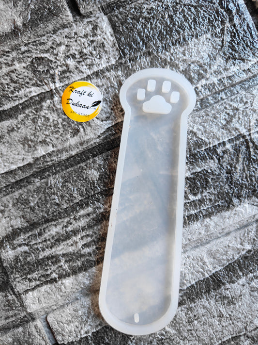 Silicone paw bookmark mould for creating decorative bookmarks in unique shapes