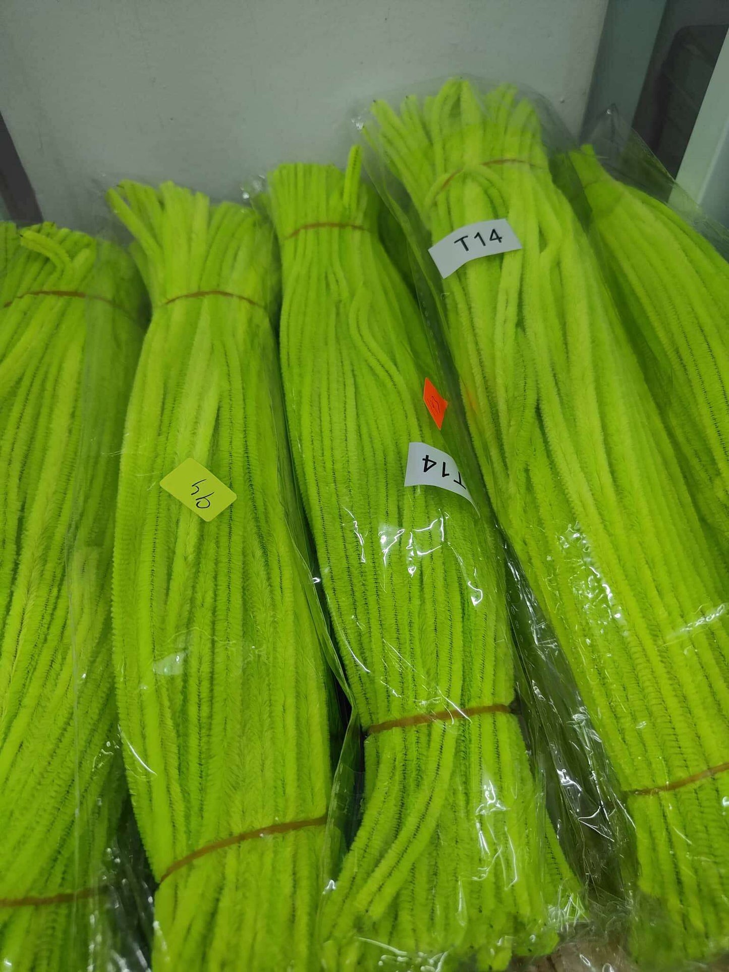 plain-pipe-cleaners-bright-neon-yellow-pack-of-50