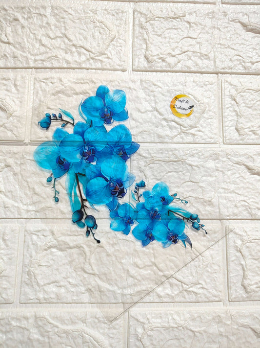 A5 Insert Sheet E10 with blue floral cluster on white