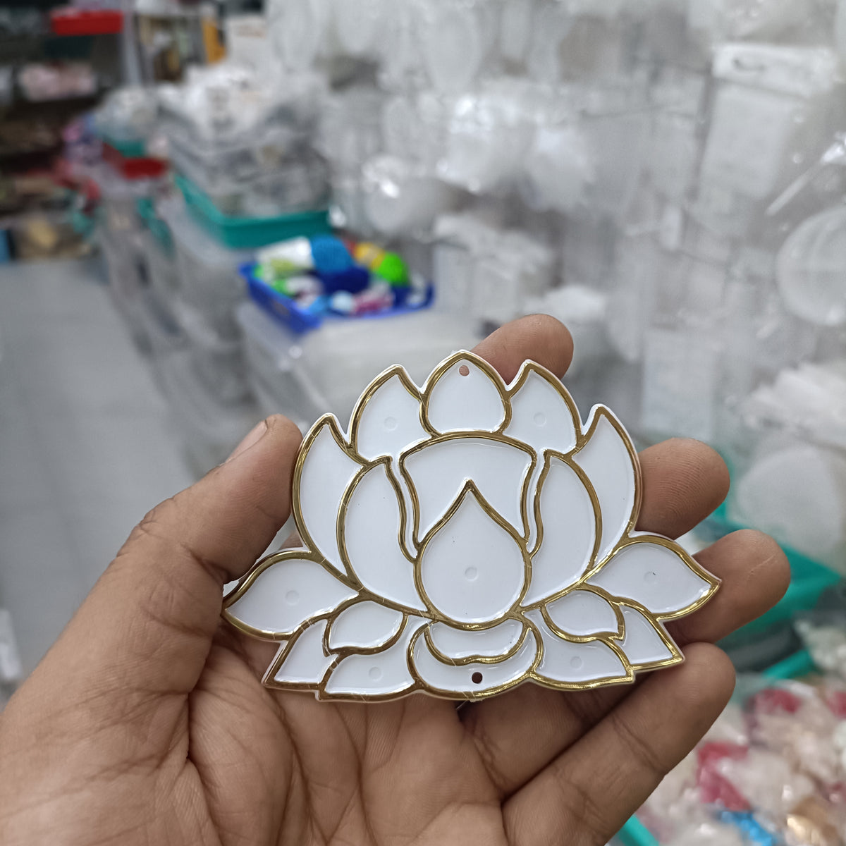 Acrylic lotus tealight base, white