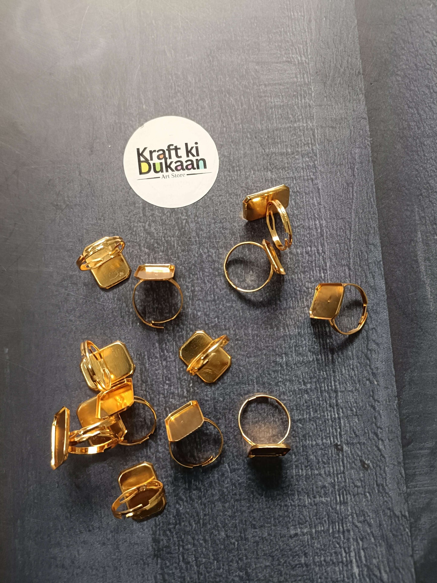 Gold ring base set with square top pieces, 5-pack