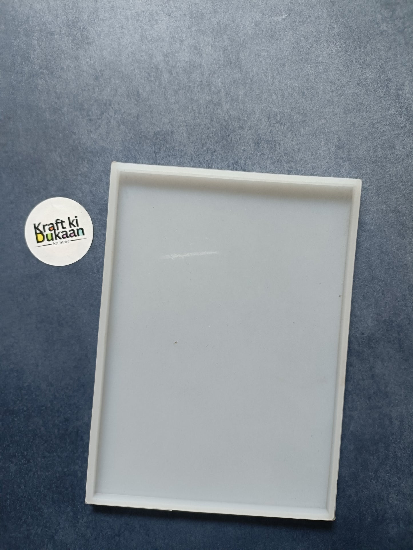 Plain rectangle mould with white frame and blank panel, 6x8 in