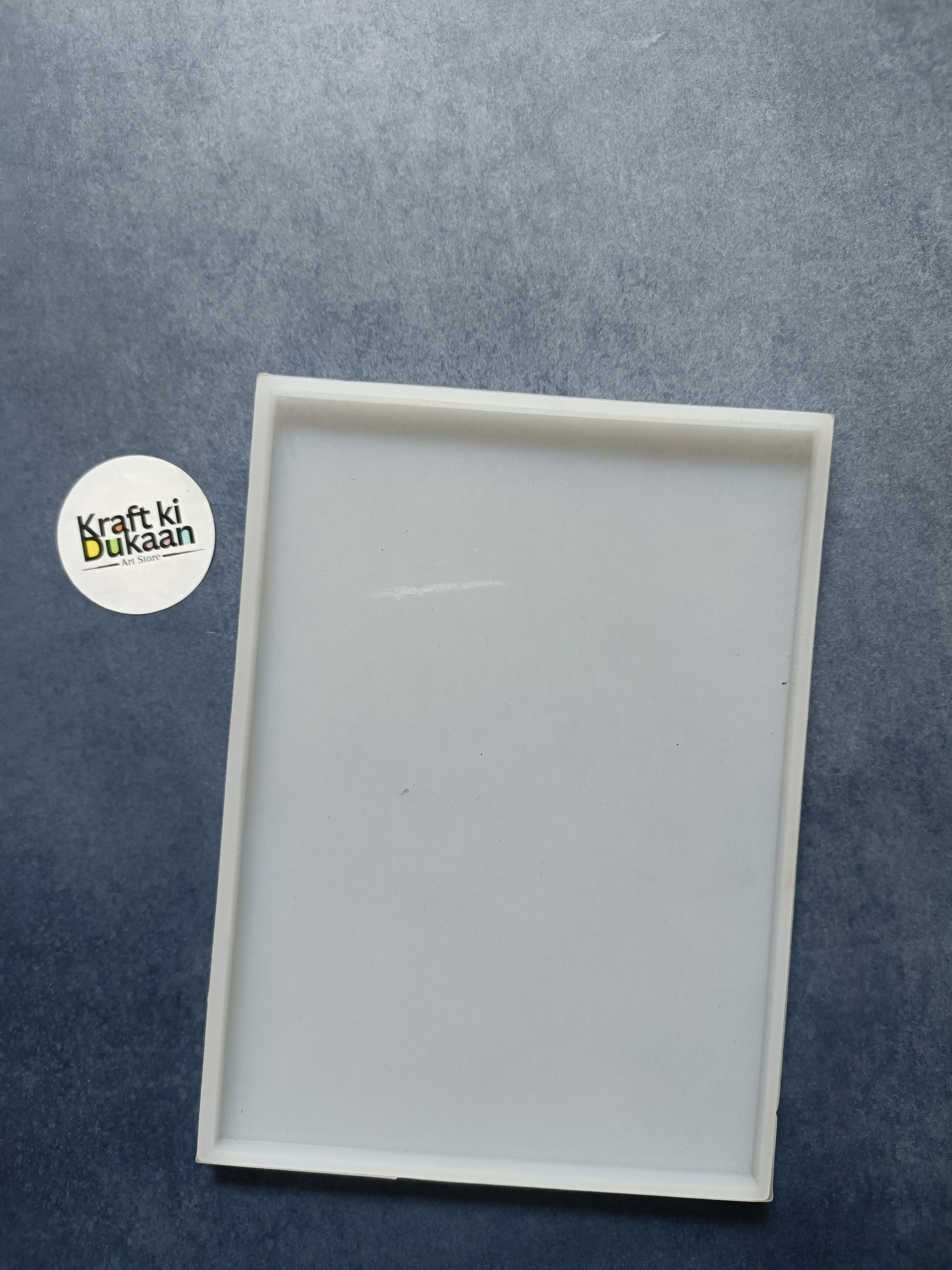 Plain rectangle mould with white frame and blank panel, 6x8 in