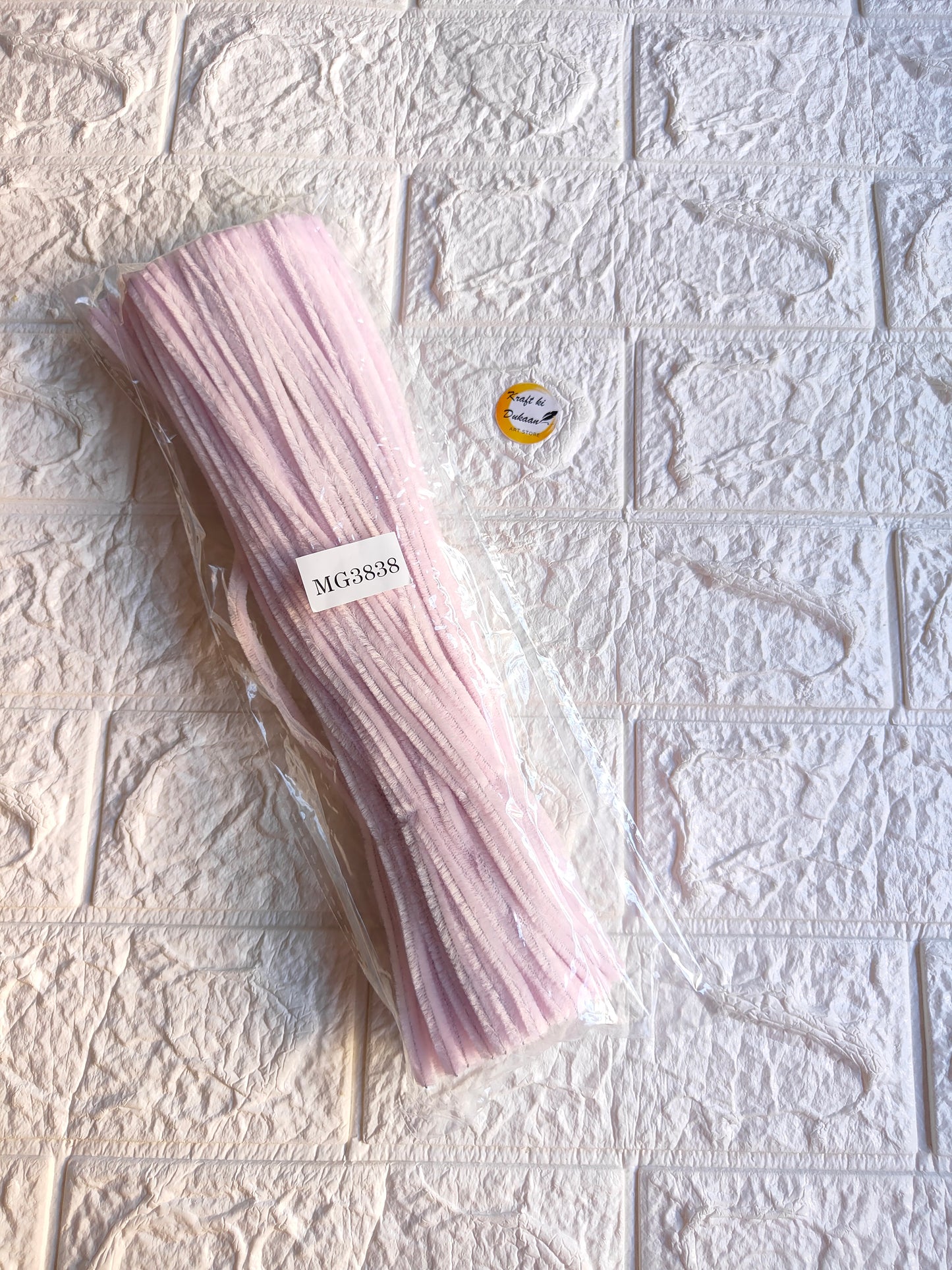 Pipe cleaner plain pack of 100, pastel lilac pipe cleaners in clear wrapper
