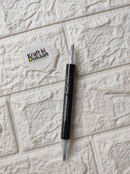 Single dual-tip metallic acrylic marker in silver with visible nib