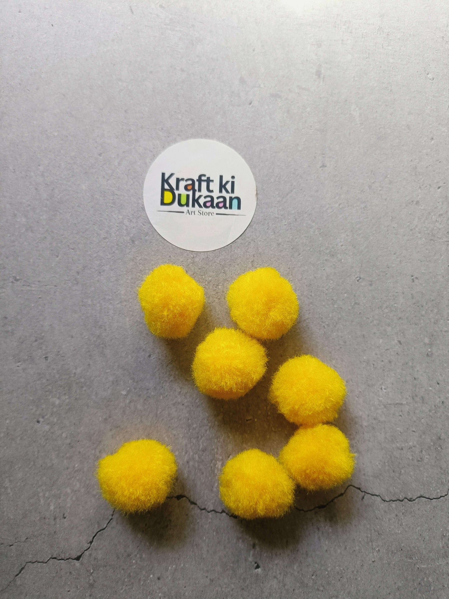 2cm yellow pompom balls, craft set