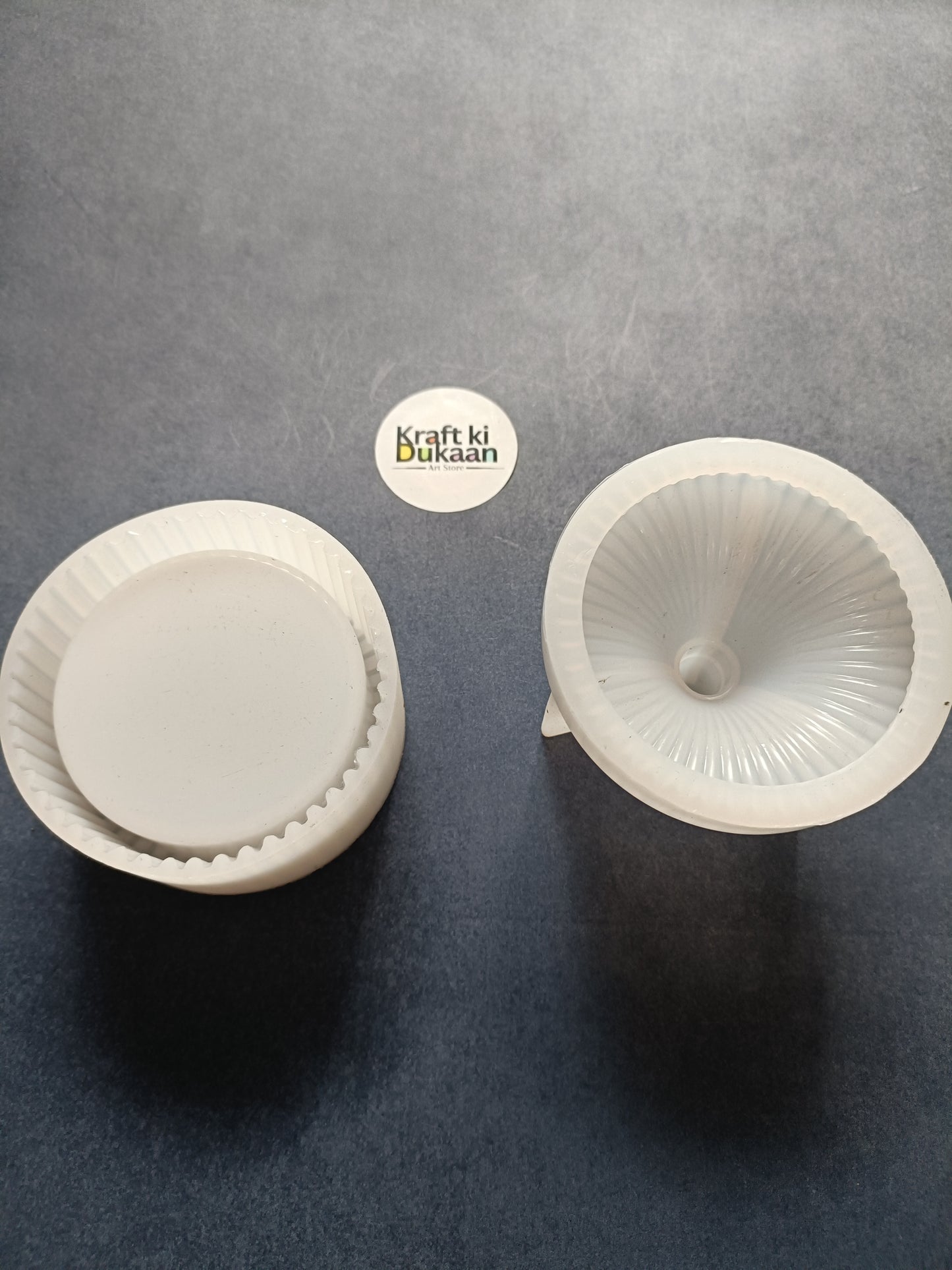 3-inch gift box mould pieces: round base tray and ridged lid with center pin