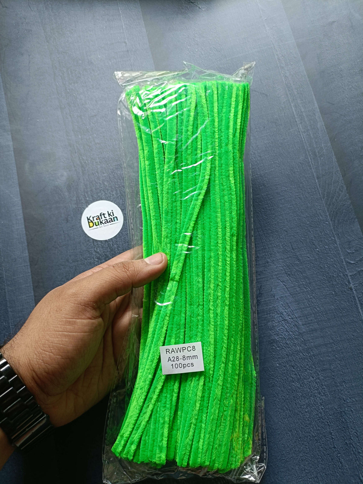Plain 8mm pipe cleaners, pack of 100, neon green