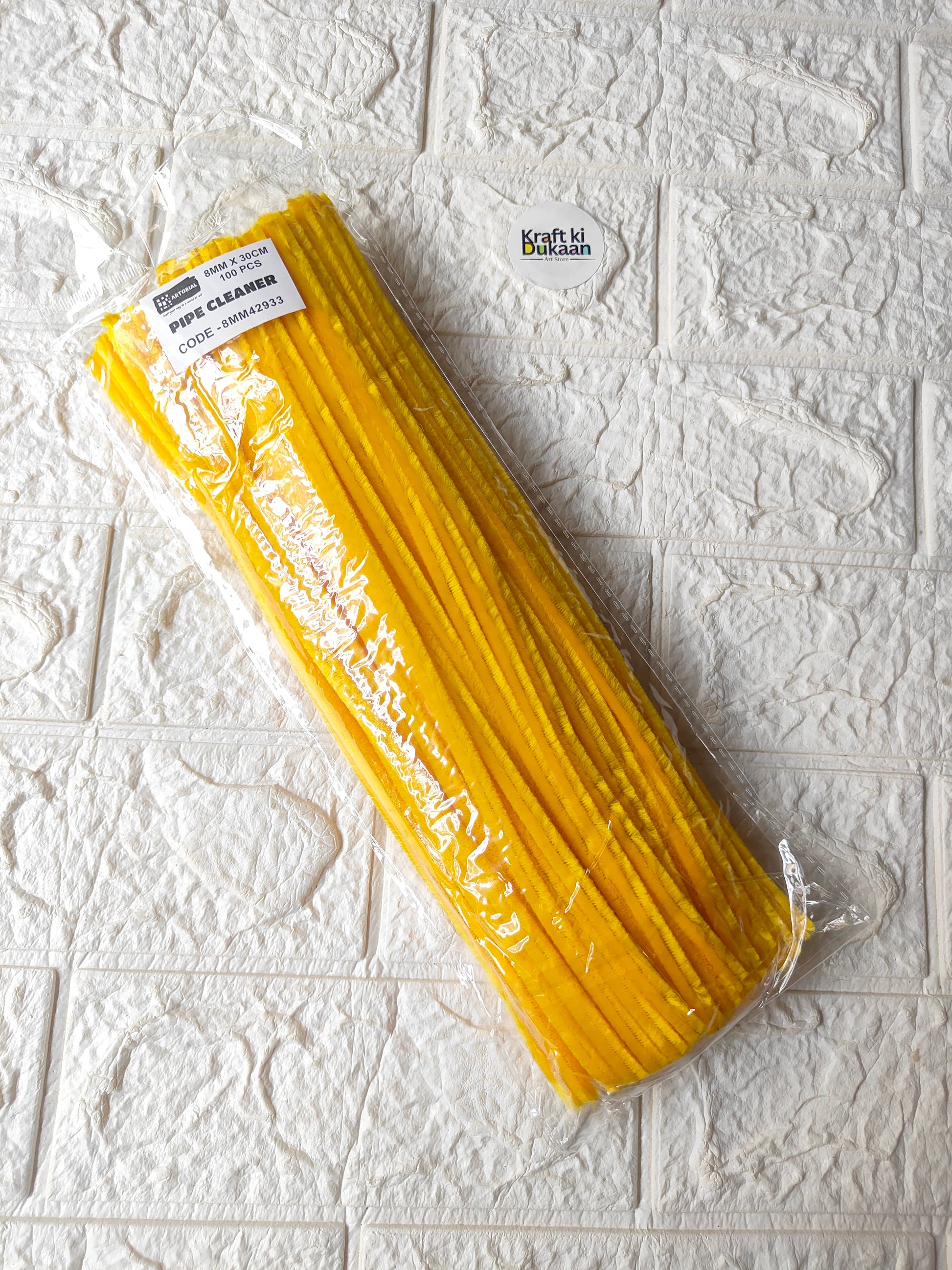 Golden yellow 8mm pipe cleaners, 100-pack in crinkled plastic bag