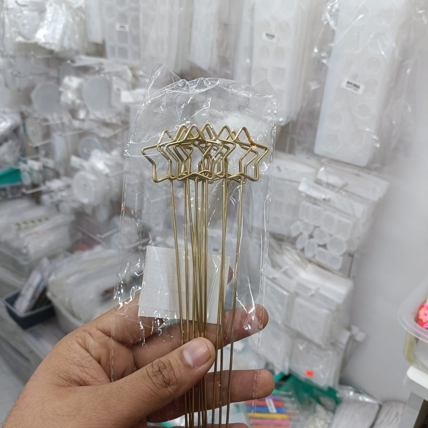Gold metal star place card holder set, wire tent stakes for tabletop cards