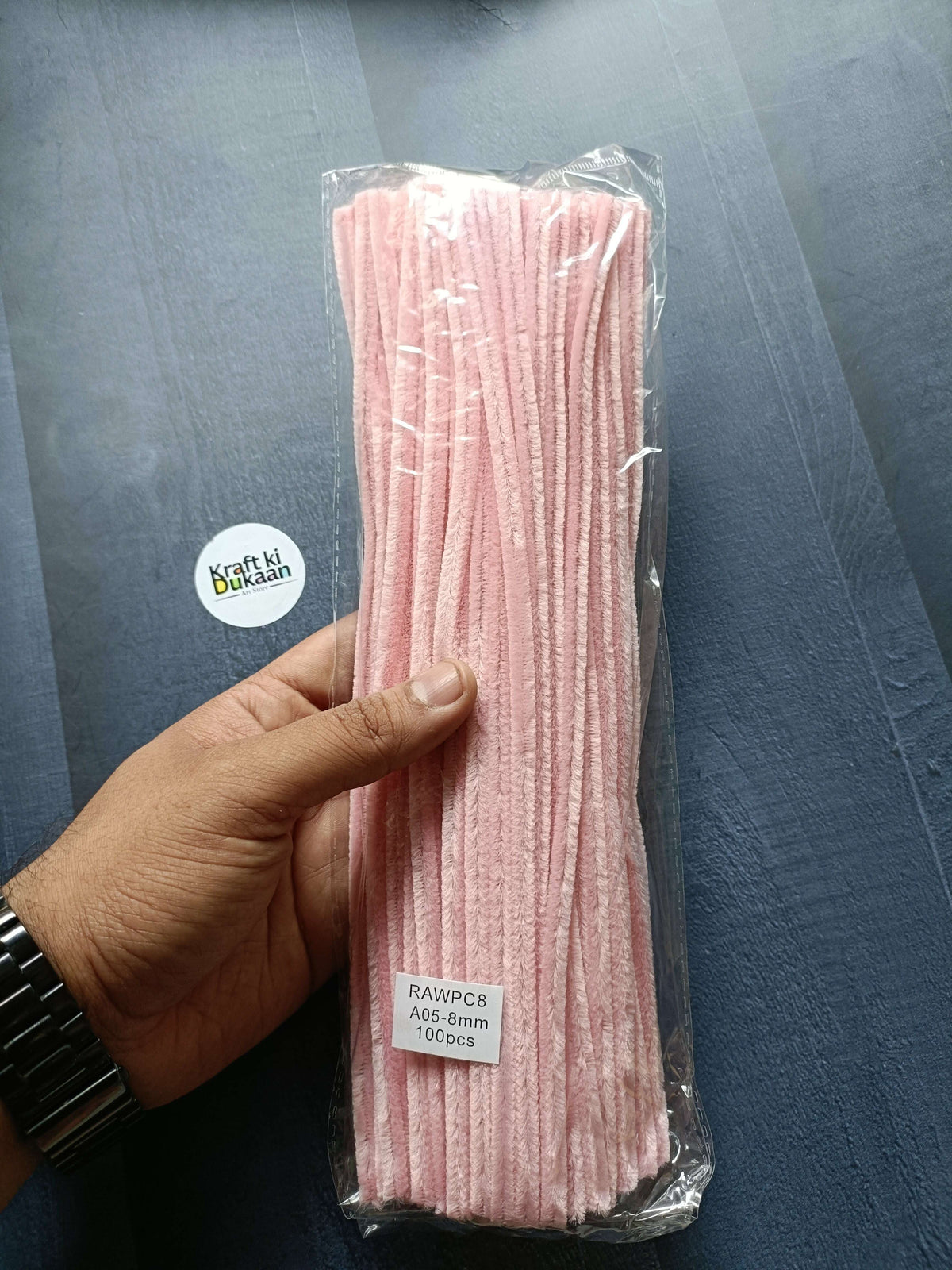 Plain 8mm pipe cleaners, pack of 100, pale pink