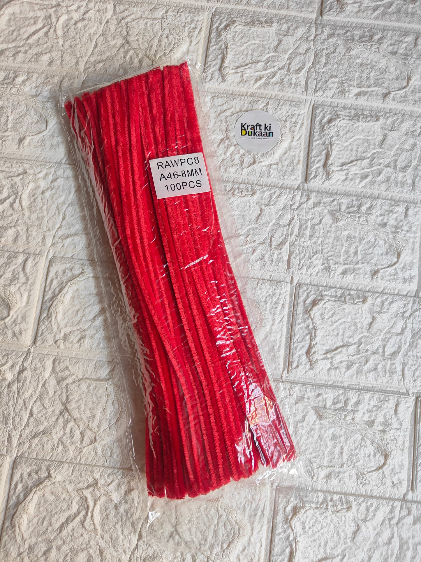 Red pipe cleaners, 8mm, plain pack of 100 in plastic wrapping
