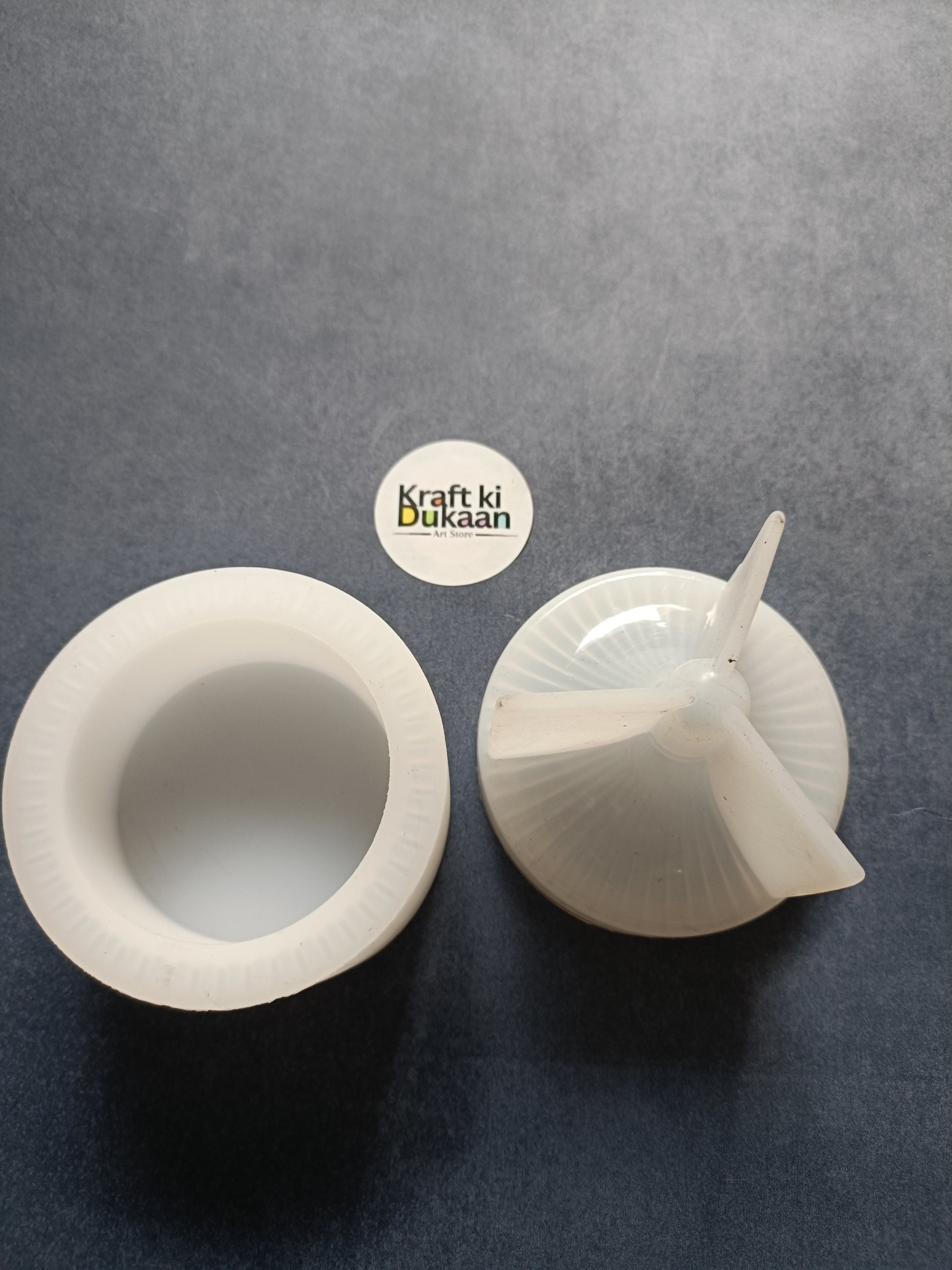 3-inch gift box mould with round tray and ridged cover with small vent