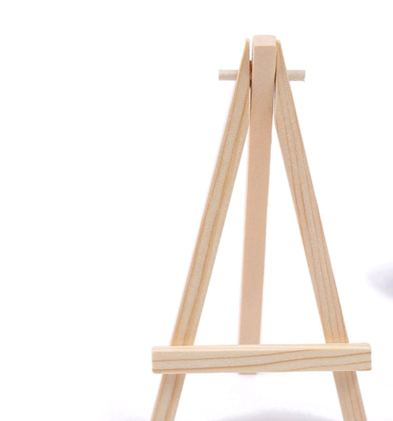 Natural wood tripod easel stand with adjustable top ledge