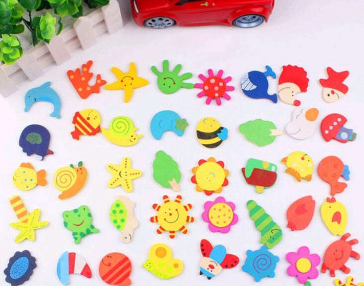 Colorful cartoon sea-life magnets: fish, octopus, crabs, starfish and turtles